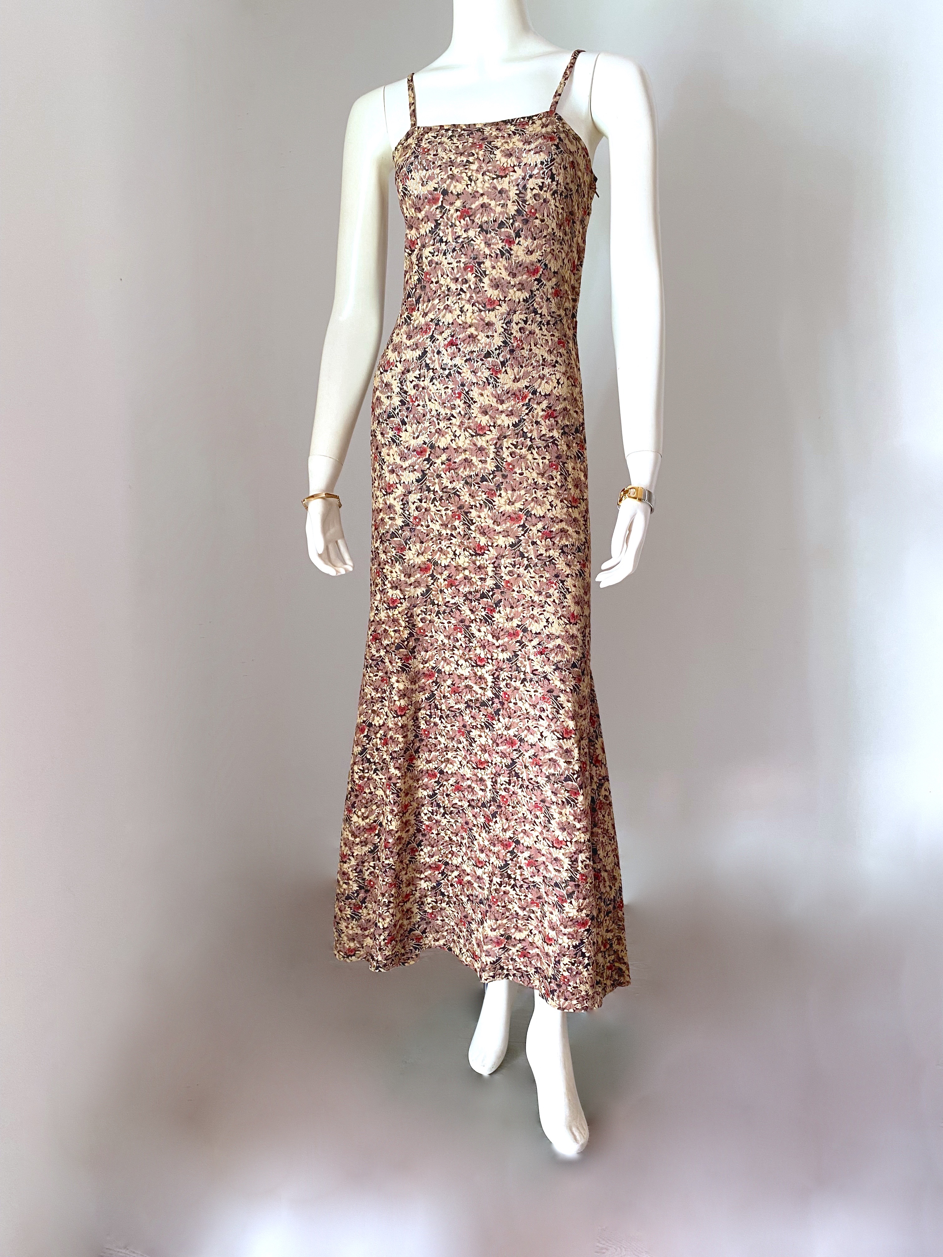 70S MARY QUANT 
 BRITISH LACE
 2/4