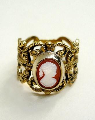 70S CAMEO RING