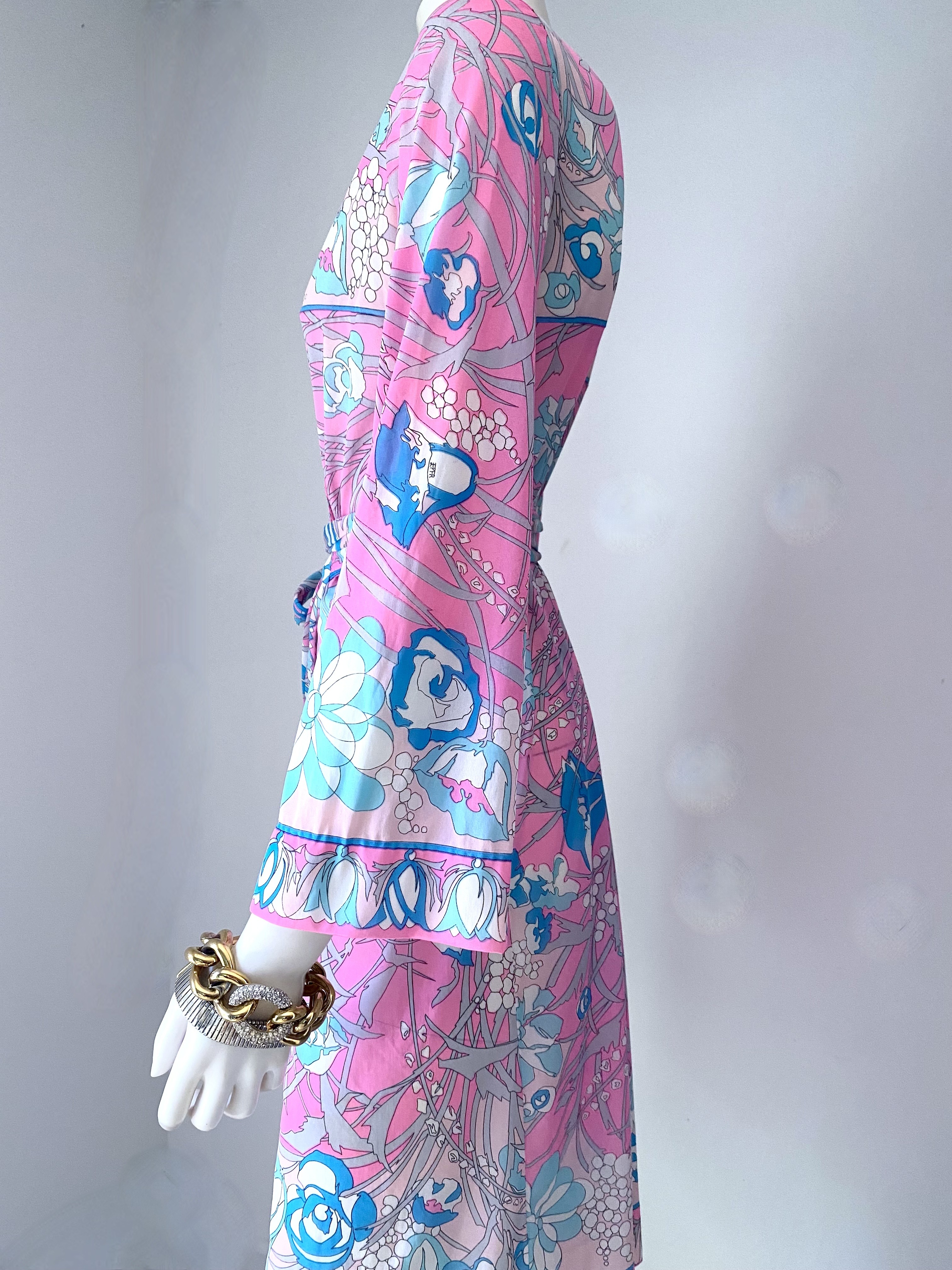 70S EMILIO PUCCI 
 FLORALETTE WRAP ROBE
 4/6