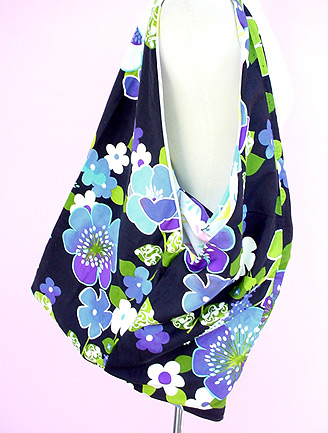 60S RECONSTRUCTED BLACK FLOWER BAG